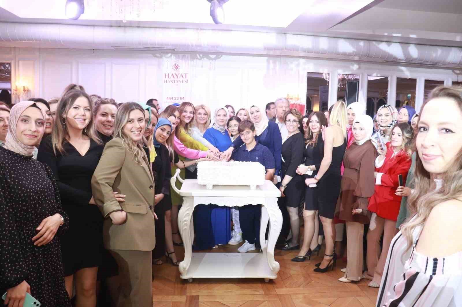HAYAT ÇALIŞANLARI 45.YIL YEMEĞİNDE BULUŞTU..