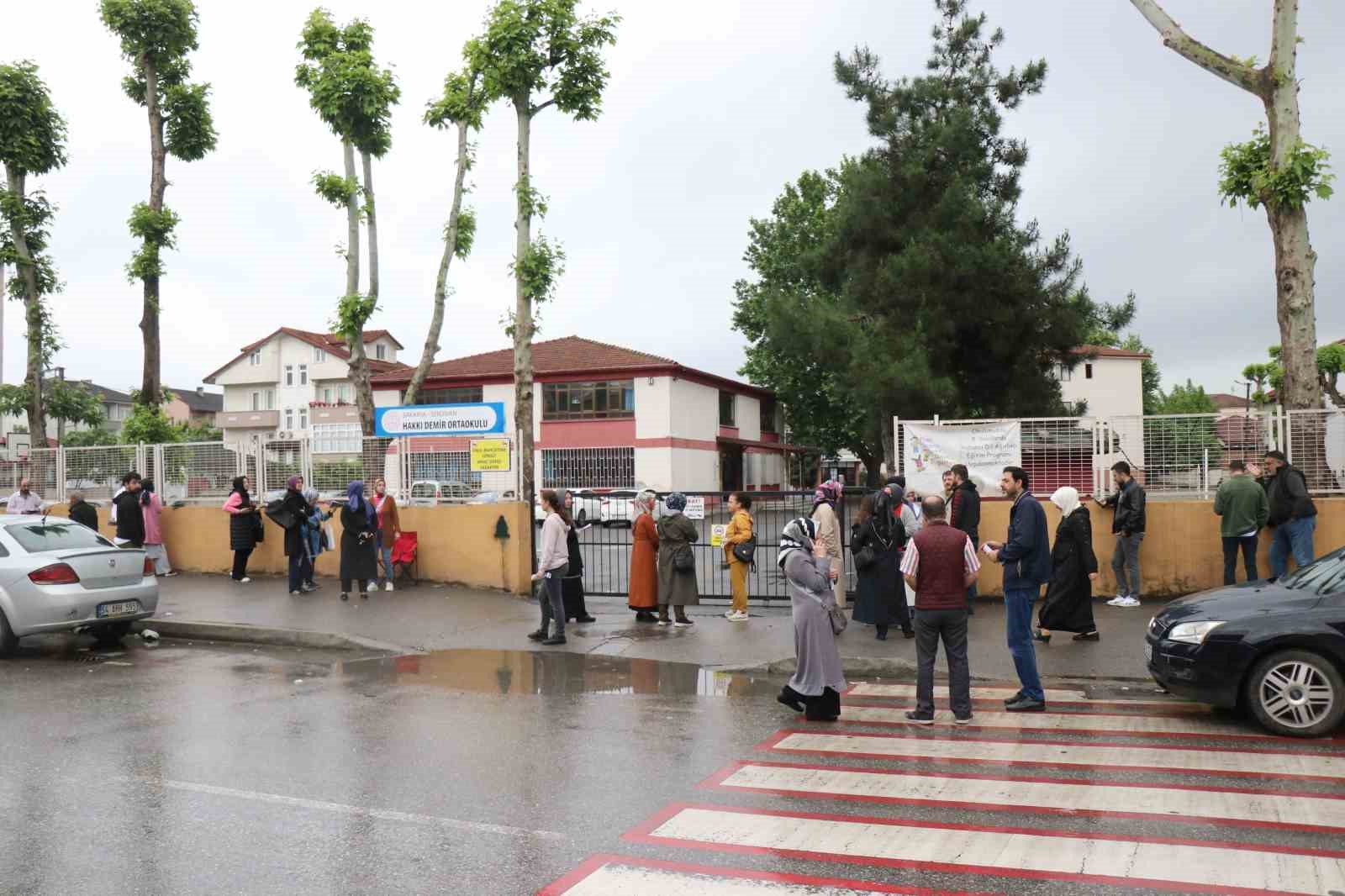 SAKARYA'DA LİSELERE GEÇİŞ SİSTEMİNE KATILAN OLAN 13 BİN 995 ÖĞRENCİ,