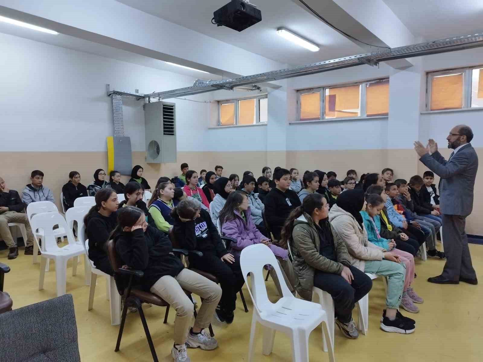 HİSARCIK’TA ORTAOKUL VE LİSE ÖĞRENCİLERİNE DEĞERLER EĞİTİMİ
