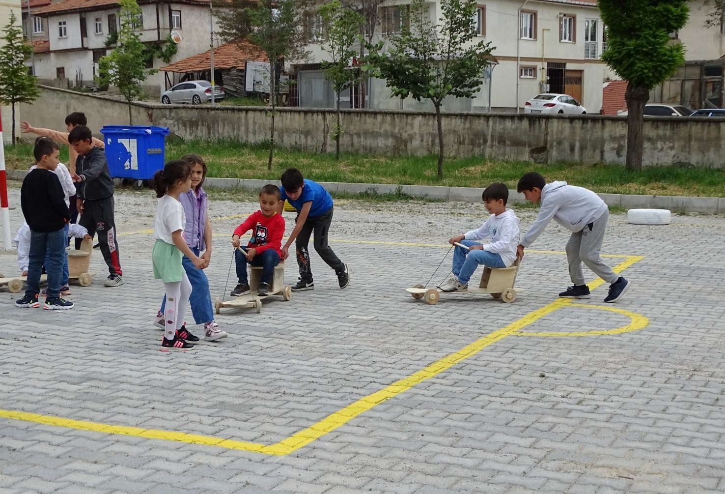 HİSARCIK’TA UNUTULMAYA YÜZ TUTAN ESKİ OYUNLAR HAYAT BULDU