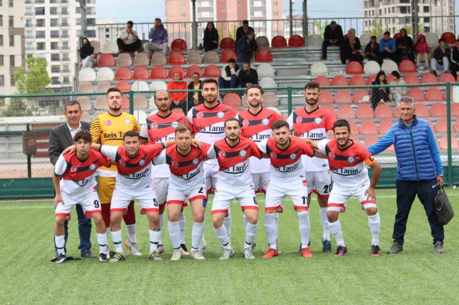 YENİ DÖĞERSPOR OYUNCUSU HÜSEYİN PEKŞAN'A HAKEME KARŞI KÜFÜR VE SALDIRI