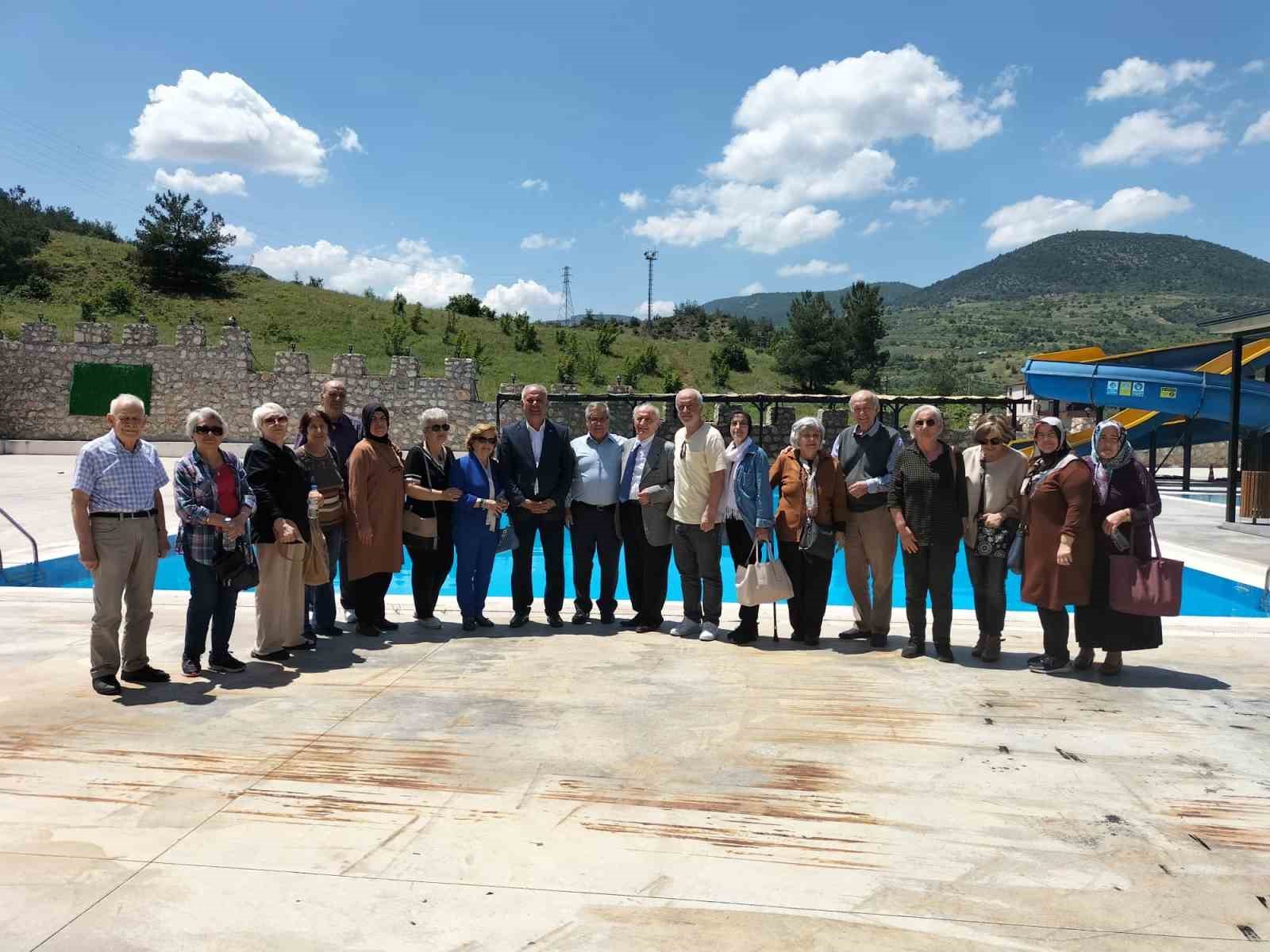 KOCAELİ’NDE BİR HUZUREVİNDE YAŞAMINI SÜRDÜREN VATANDAŞLAR, BİLECİK’İN BAYIRKÖY BELDE BELEDİYESİNİ