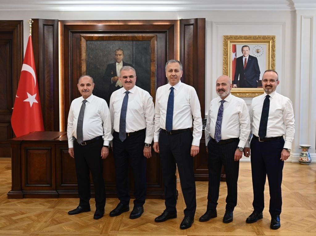 İÇİŞLERİ BAKANI ALİ YERLİKAYA VE YARDIMCILARI