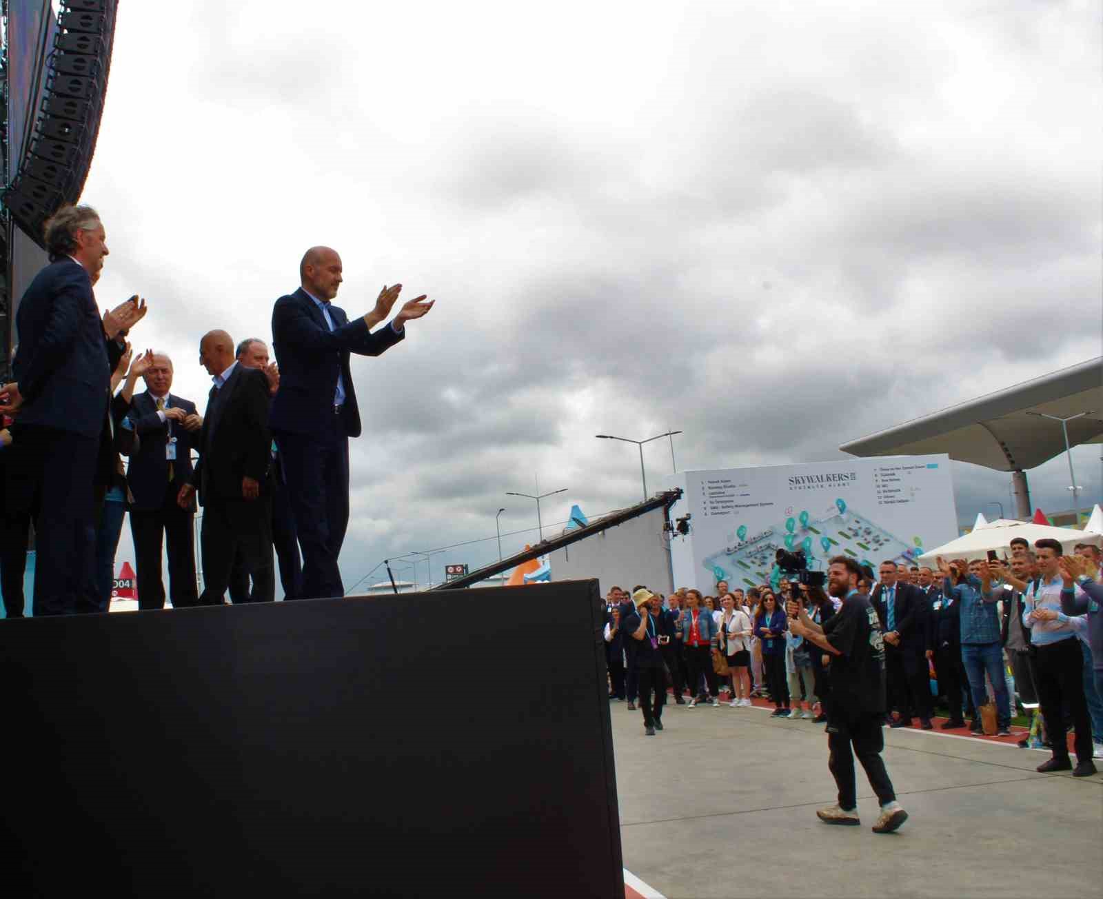 İSTANBUL HAVALİMANI İŞLETMESİ İGA ÇALIŞANLARI İÇİN DÜZENLENEN "SKYWALKERS" ETKİNLİĞİ RENKLİ
