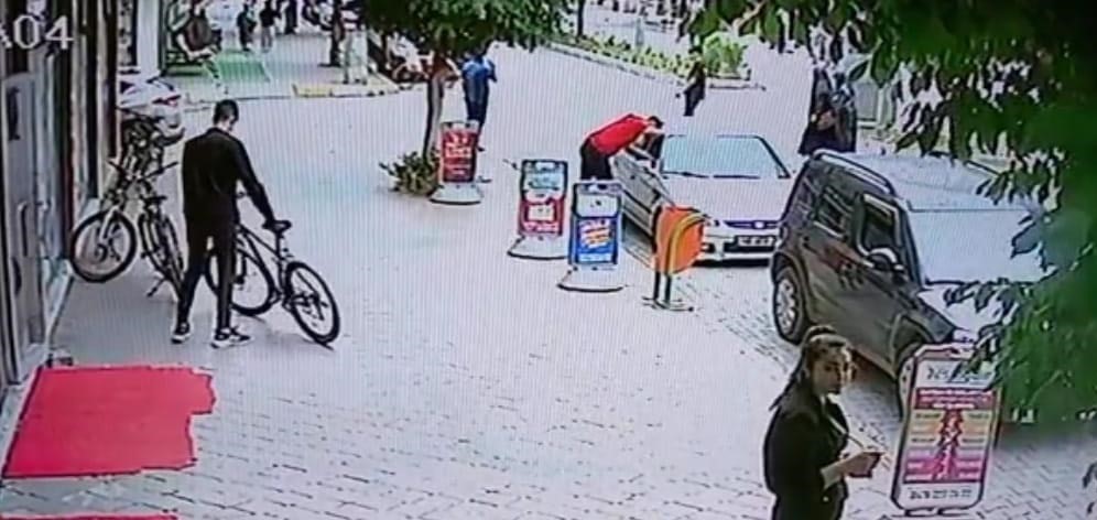 IĞDIR’DA BİR BİNAYA GİREN HIRSIZLAR BİSİKLET VE AYAKKABI ÇALARKEN, BAŞKA