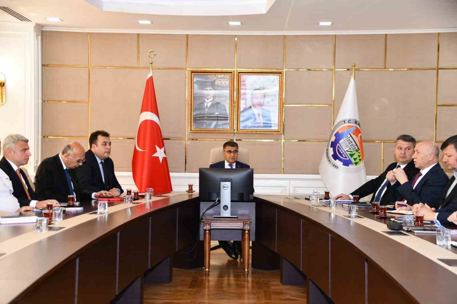 KARABÜK’TE MİSAFİR EDİLEN GÖÇMENLERİN UYUM PLANLAMALARININ YAPILIP YÜRÜTÜLDÜĞÜ İL GÖÇ