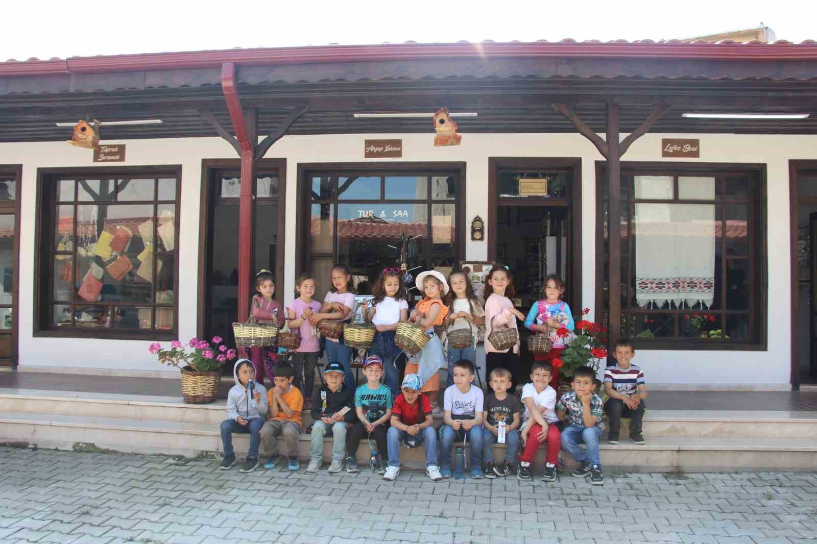 HİSARCIK BEŞEVLER İLKOKULU ÖĞRENCİLERİ İÇİN, OSMANELİ'NİN TARİHİ DEĞERLERİNİ KEŞFETMELERİ AMACI