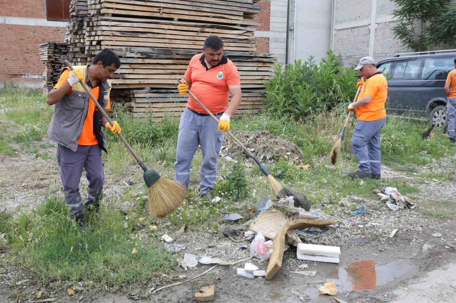 İNEGÖL BELEDİYESİ, 5 HAZİRAN DÜNYA ÇEVRE GÜNÜNDE; 40 PERSONEL, 3