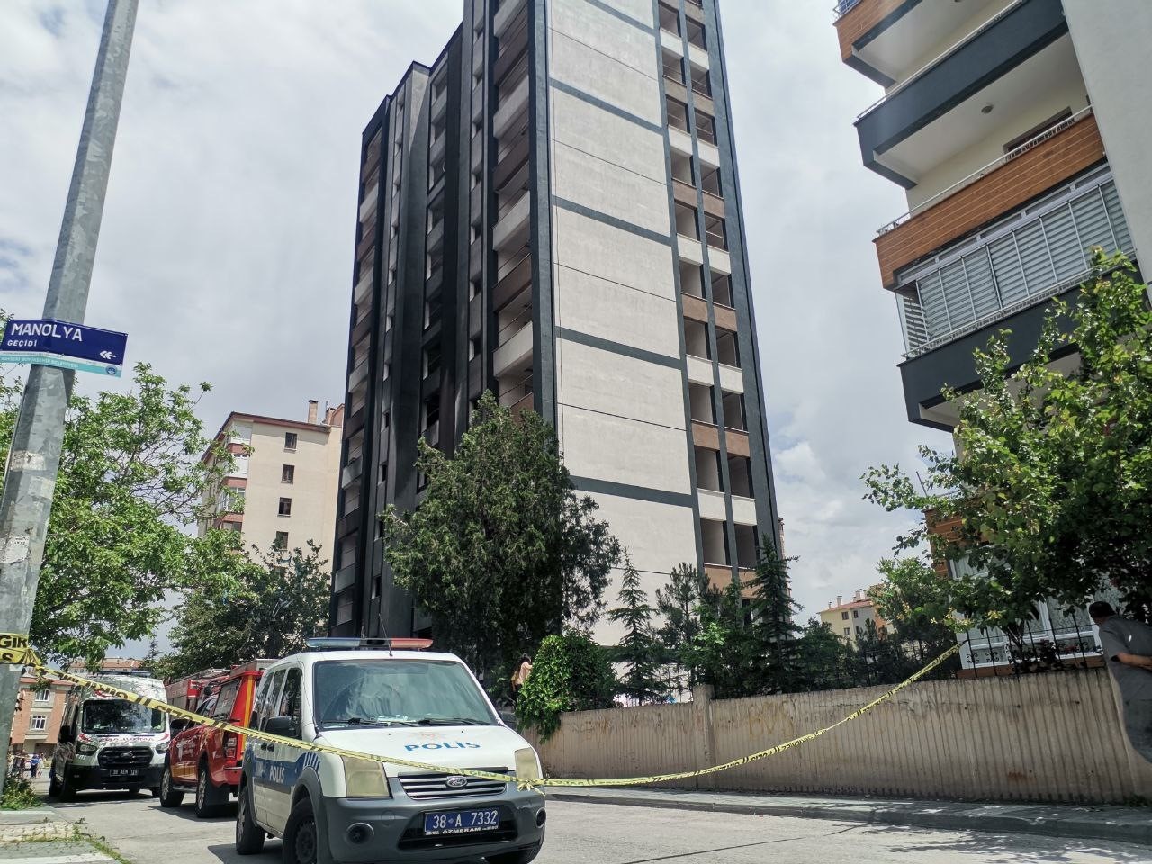 KAYSERİ'NİN MELİKGAZİ İLÇESİNDE İNŞAAT HALİNDEKİ 12 KATLI BİR BİNANIN YALITIM
