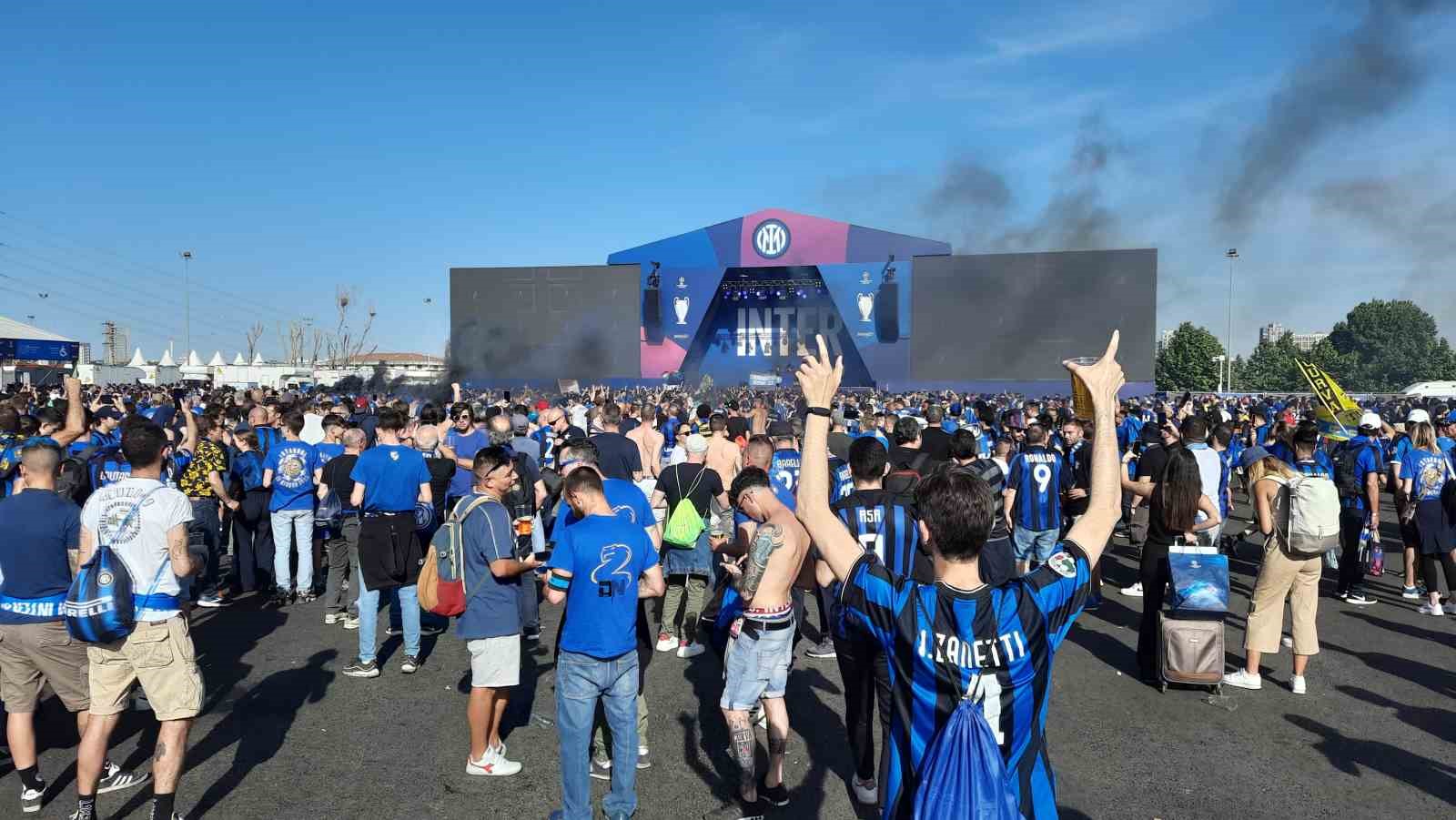 UEFA ŞAMPİYONLAR LİGİ FİNALİ İÇİN ATATÜRK OLİMPİYAT STADI ÇEVRESİNDE TOPLANAN