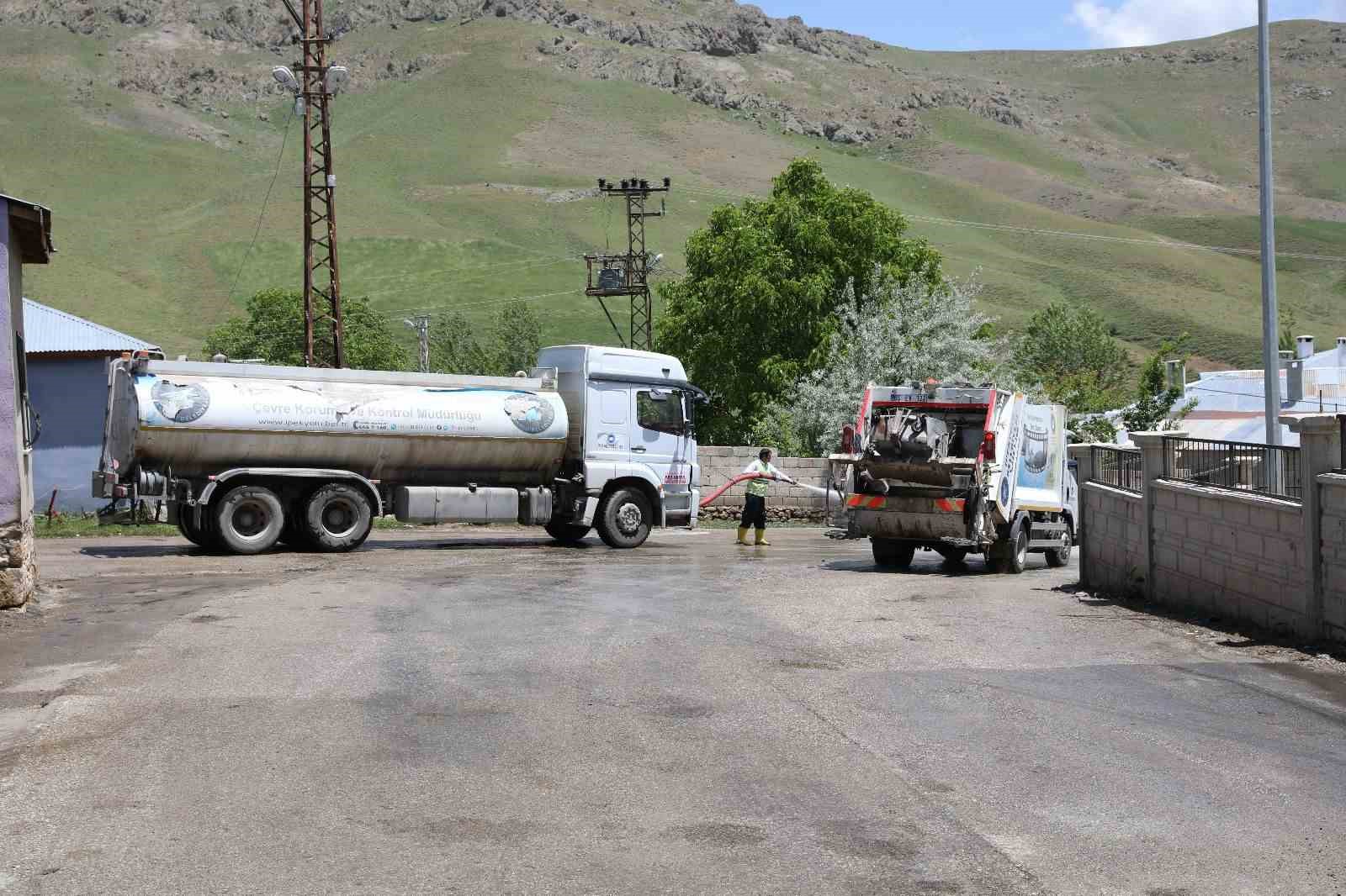 VAN’IN İPEKYOLU BELEDİYESİ TARAFINDAN BAHAR SEZONUYLA BİRLİKTE BAŞLATILAN "TERTEMİZ KÖYLER"