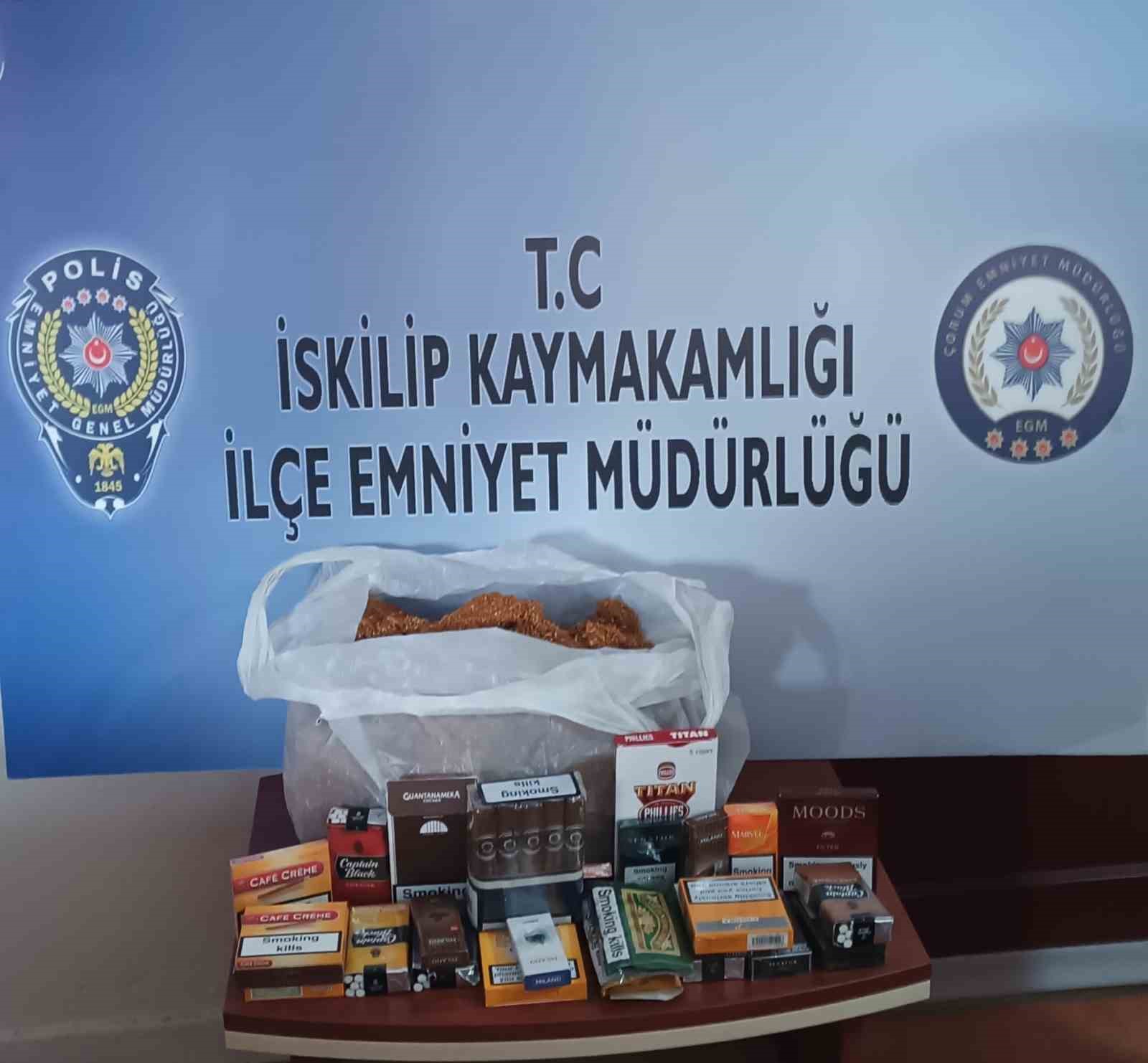 ÇORUM’UN İSKİLİP İLÇESİNDE BİR İŞYERİNDE YAPILAN ARAMADA GÜMRÜK KAÇAĞI BANDROLSÜZ