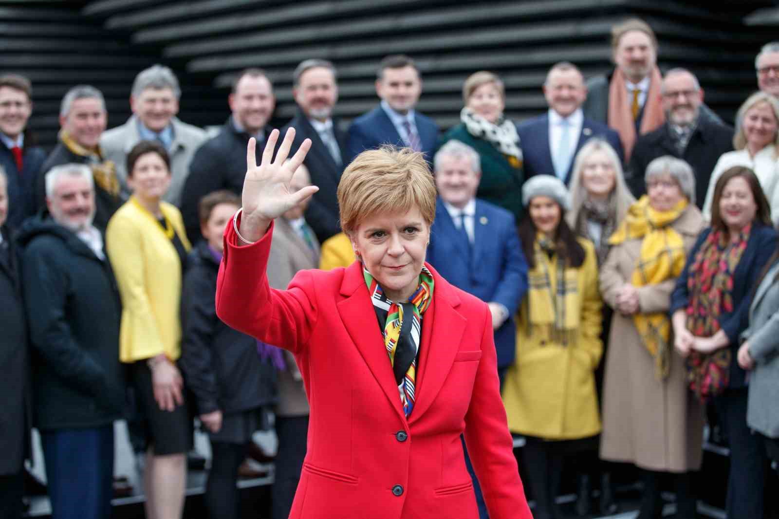 İSKOÇYA'NIN ESKİ BAŞBAKANI NİCOLA STURGEON, İSKOÇYA ULUSAL PARTİSİ'NİN (SNP) FİNANSMANI