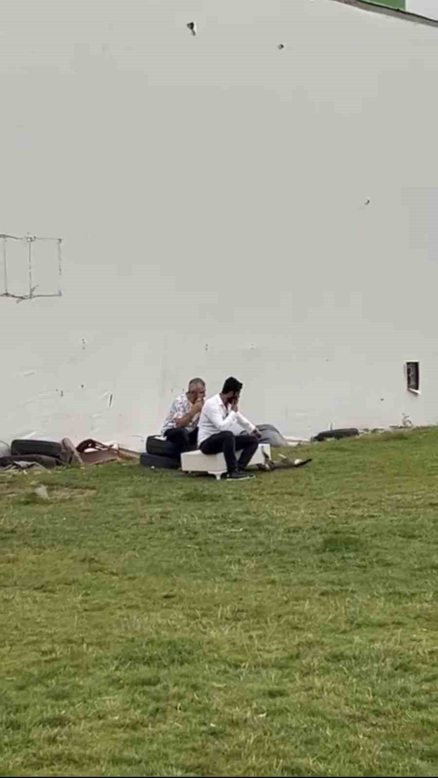 Akılalmaz olay: Taksici müşteriyi almayıp keyif yaptı GÜNGÖREN VE ŞİŞLİ’DE İKİ TAKSİCİNİN MÜŞTERİLERİ ALMAMAK İÇİN YAPTIKLARI HAREKETLER