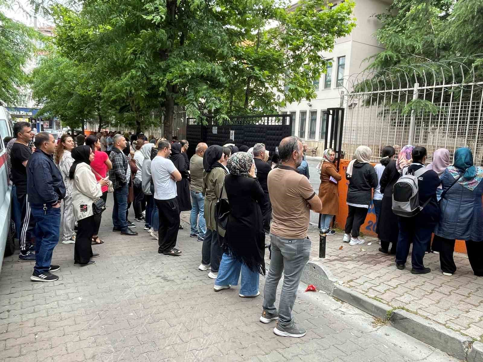 İSTANBUL'DA LGS HEYECANI BAŞLADI
