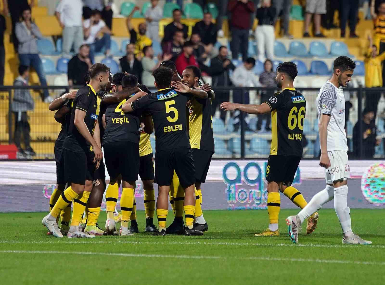 SPOR TOTO SÜPER LİG'DE 17 YIL SONRA MÜCADELE EDEN İSTANBULSPOR,