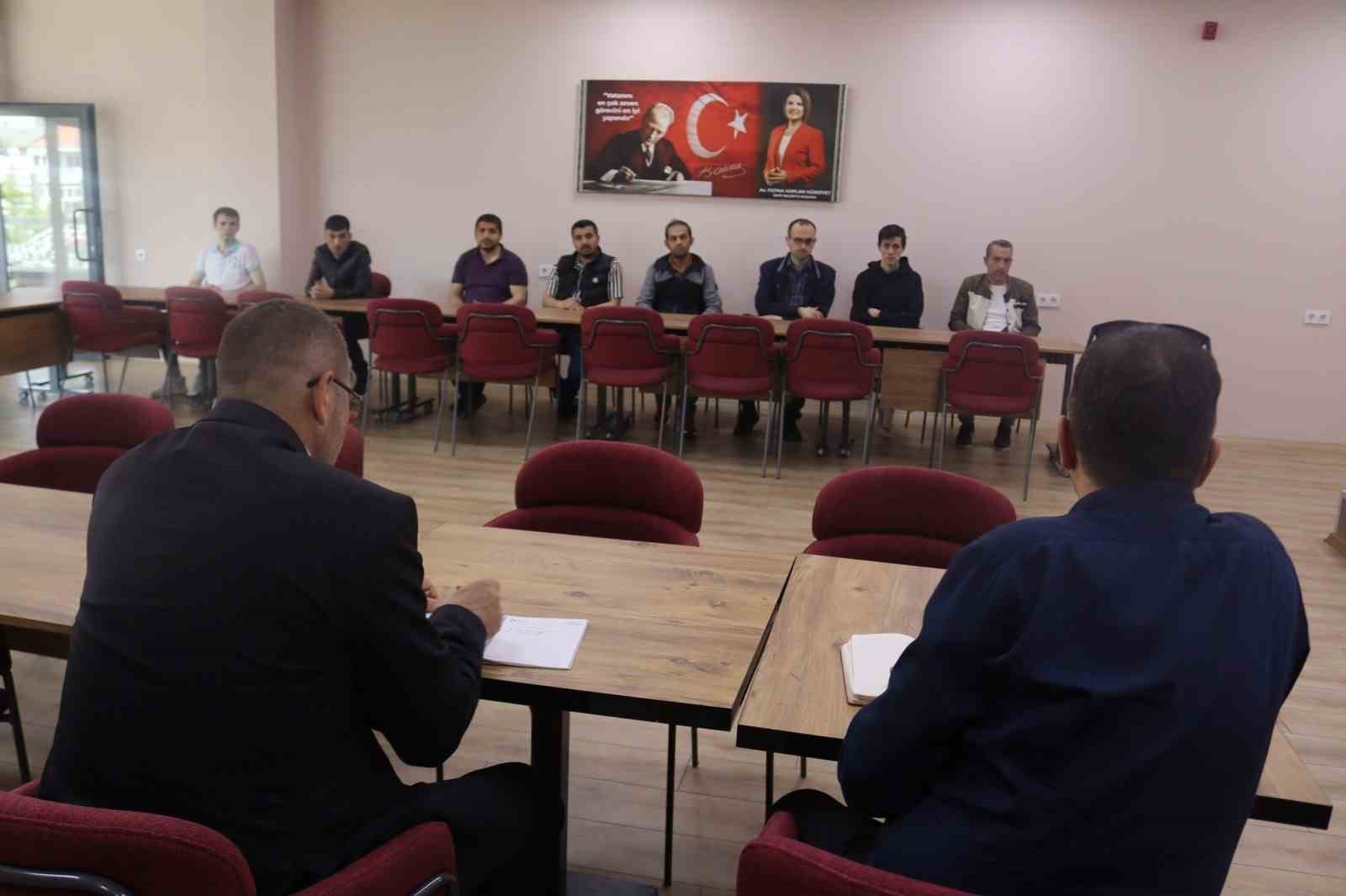 İZMİT BELEDİYESİ, İSTİHDAM BİRİMİ İLE İŞVEREN VE İŞ ARAYAN VATANDAŞLARI