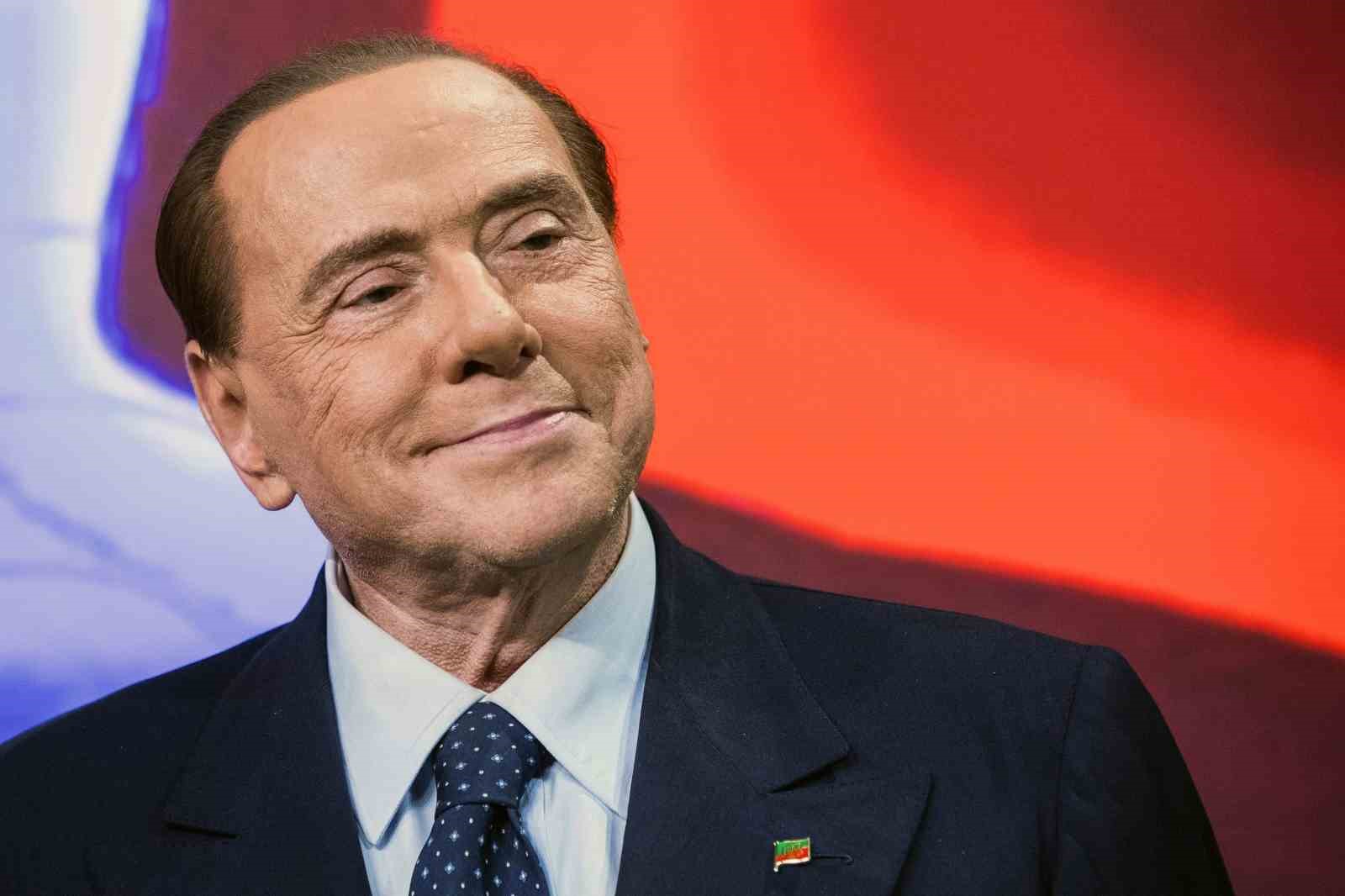 İTALYA’NIN ESKİ BAŞBAKANI SİLVİO BERLUSCONİ 86 YAŞINDA HAYATINI KAYBETTİ.