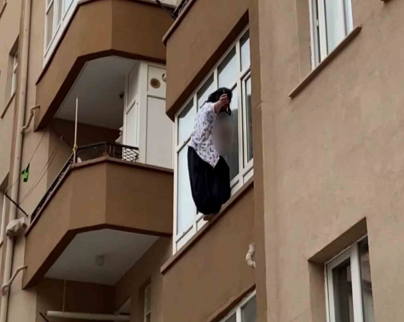 AKSARAY’DA BUNALIMA GİREN VE 3. KATTAN ATLAYAN KADIN, İTFAİYE EKİPLERİNİN