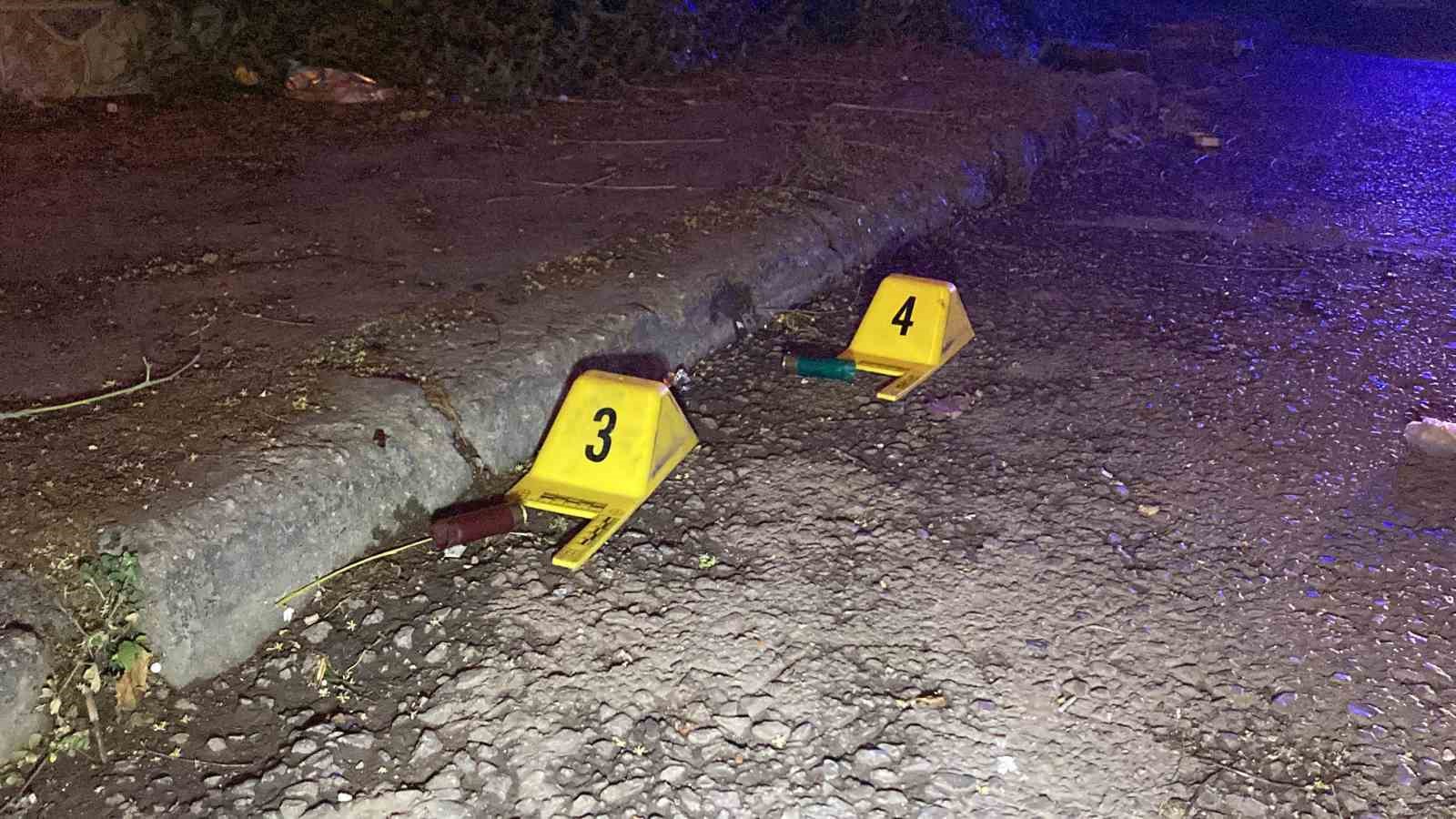 OLAY SAAT 02.00 SIRALARINDA KONAK İLÇESİ GÜNEY MAHALLE 1151 SOKAKTA