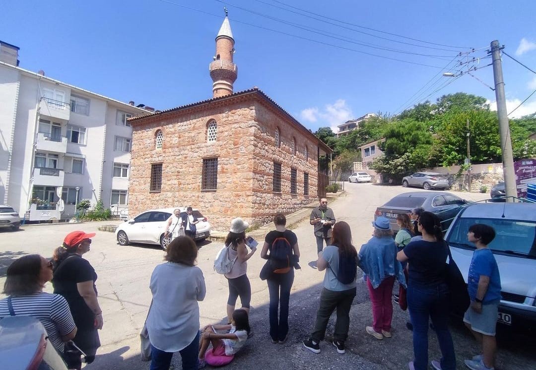İZMİT BELEDİYESİ TARAFINDAN İLÇENİN TARİHSEL MİRASI YAŞATMAK ADINA HER HAFTA