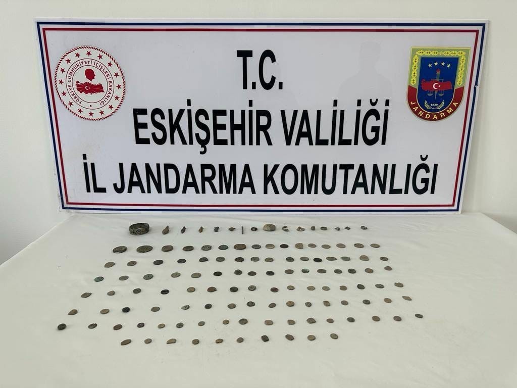 108 ADET SİKKE, 4 ADET YÜZÜK, 1 ADET BİLEKLİK, 23