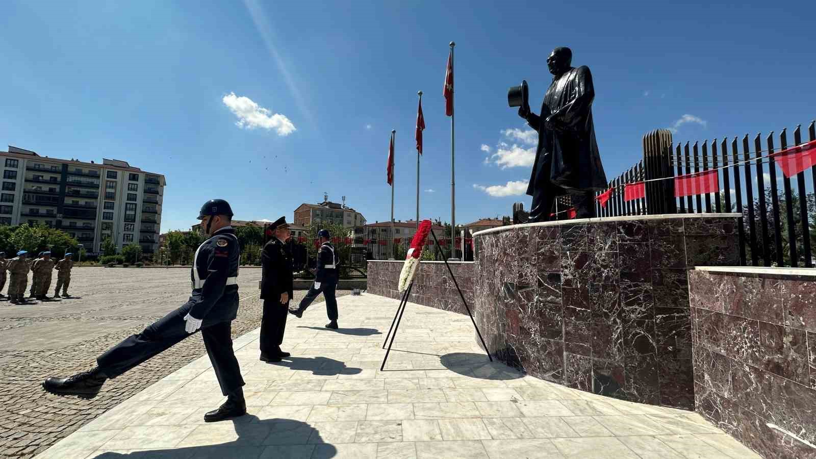 JANDARMA TEŞKİLATI'NIN KURULUŞUNUN 184. YILDÖNÜMÜ DOLAYISIYLA ELAZIĞ’DA ÇELENK SUNMA TÖRENİ