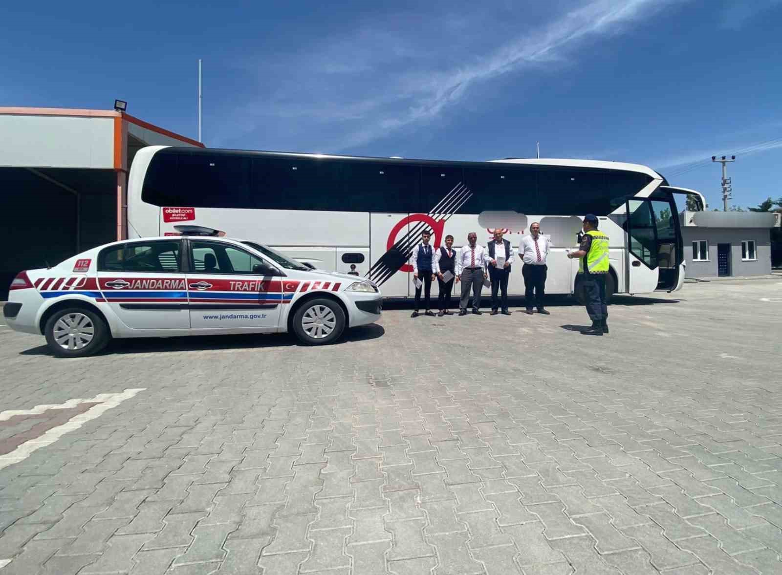 AKSARAY’DA EĞİTİM FAALİYETLERİYLE YAŞANAN TRAFİK KAZALARININ EN AZA İNDİRGENMESİNİ AMAÇLAYAN