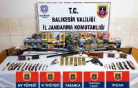 BALIKESİR İL JANDARMA KOMUTANLIĞI EKİPLERİ, 8 İLDE GERÇEKLEŞTİRDİKLERİ EŞ ZAMANLI