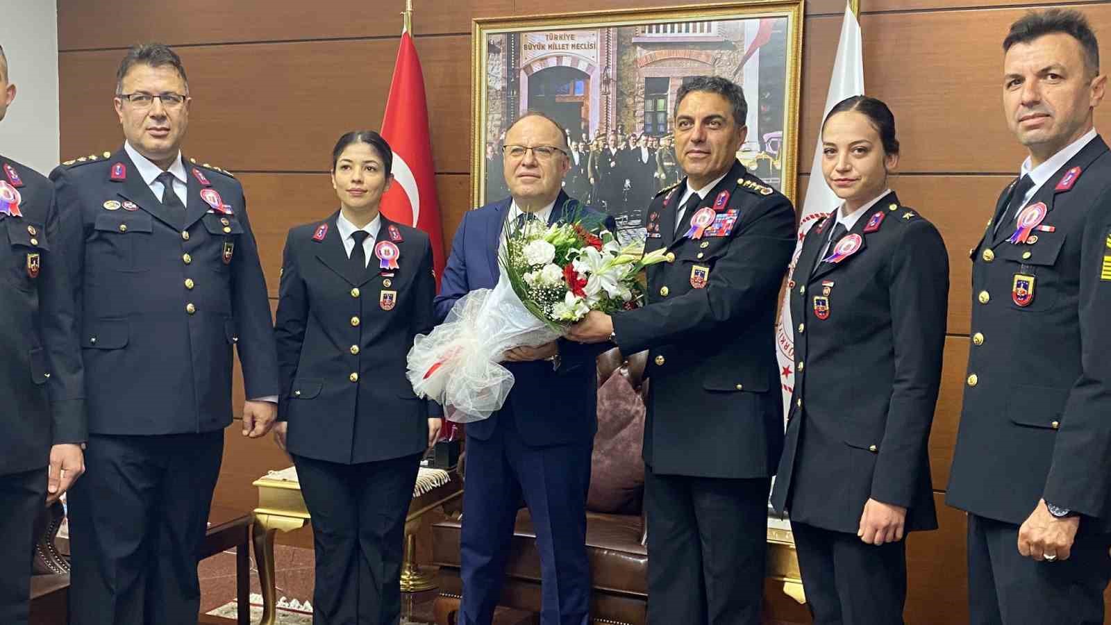 İL JANDARMA KOMUTANLIĞININ KURULUŞUNUN 184’ÜNCÜ YILI NEDENİYLE VALİLİK BİNASI ÖNÜNDE