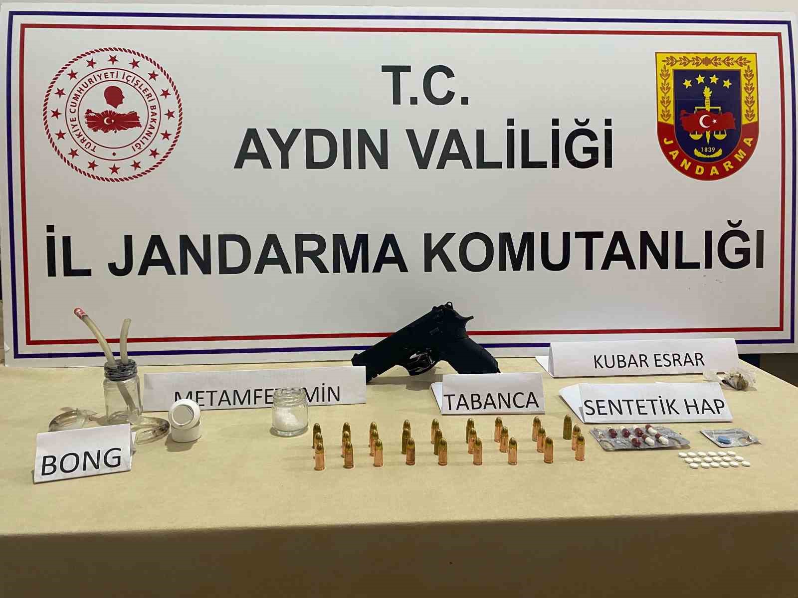 AYDIN'IN EFELER İLÇESİNDE JANDARMA EKİPLERİ TARAFINDAN BİR SEYAHAT FİRMASINA AİT