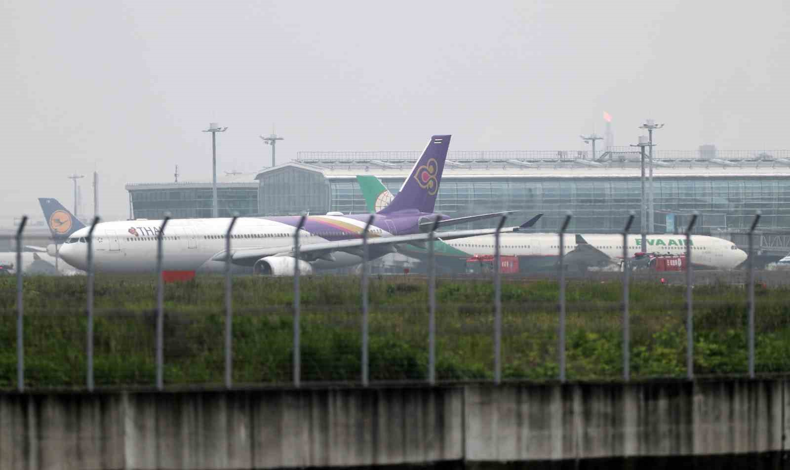 JAPONYA'NIN BAŞKENTİ TOKYO'DAKİ HANEDA HAVALİMANINDA İKİ YOLCU UÇAĞININ BİRBİRİYLE TEMAS