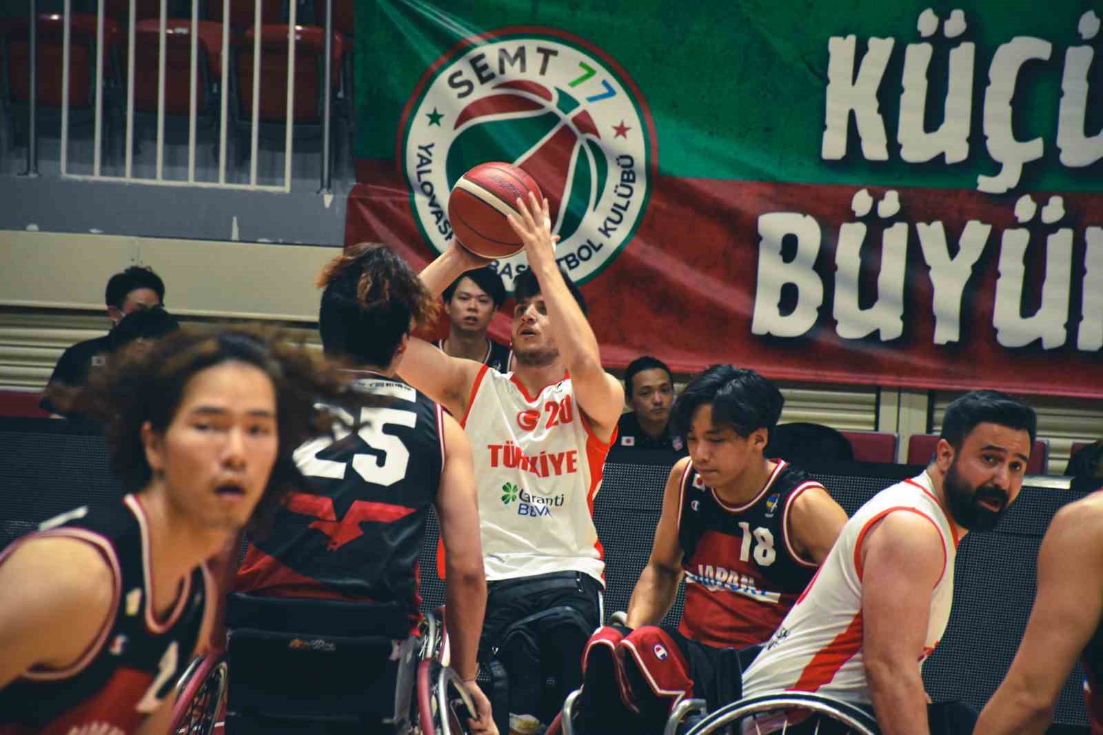TEKERLEKLİ SANDALYE BASKETBOL KITALARARASI KUPASI’NDA JAPONYA’YI YENEN TÜRKİYE A MİLLİ
