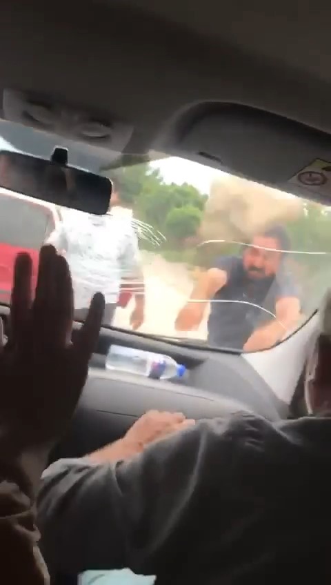 BURSA’DA VELAYET DAVASINDA ÇOCUĞU TESLİM ALMAK İÇİN GİDEN AVUKAT ÇİFT