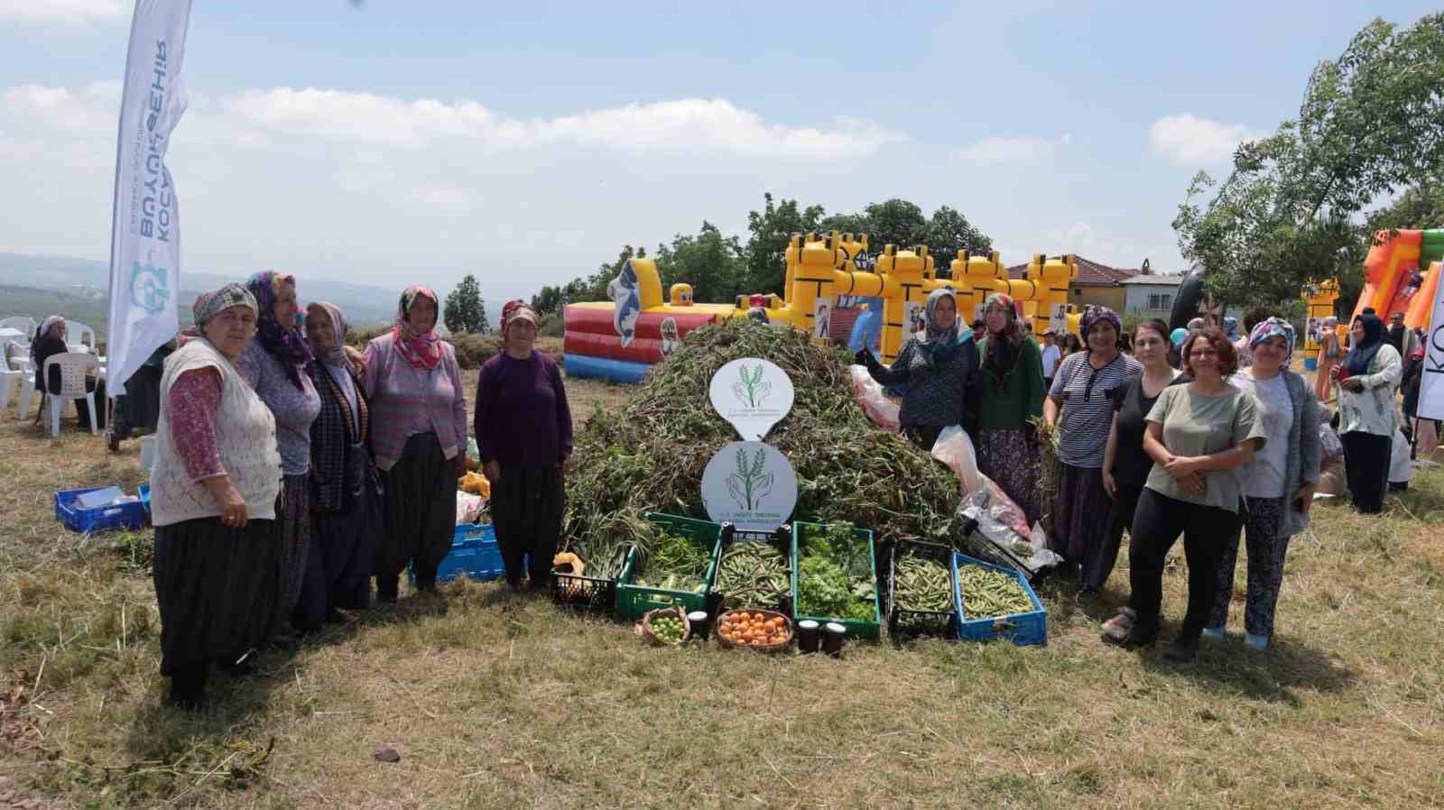 İZMİT DAĞKÖY’DE KADIN ÇİFTÇİLERİN ORGANİK OLARAK YETİŞTİRDİĞİ VE YÜZDE 75