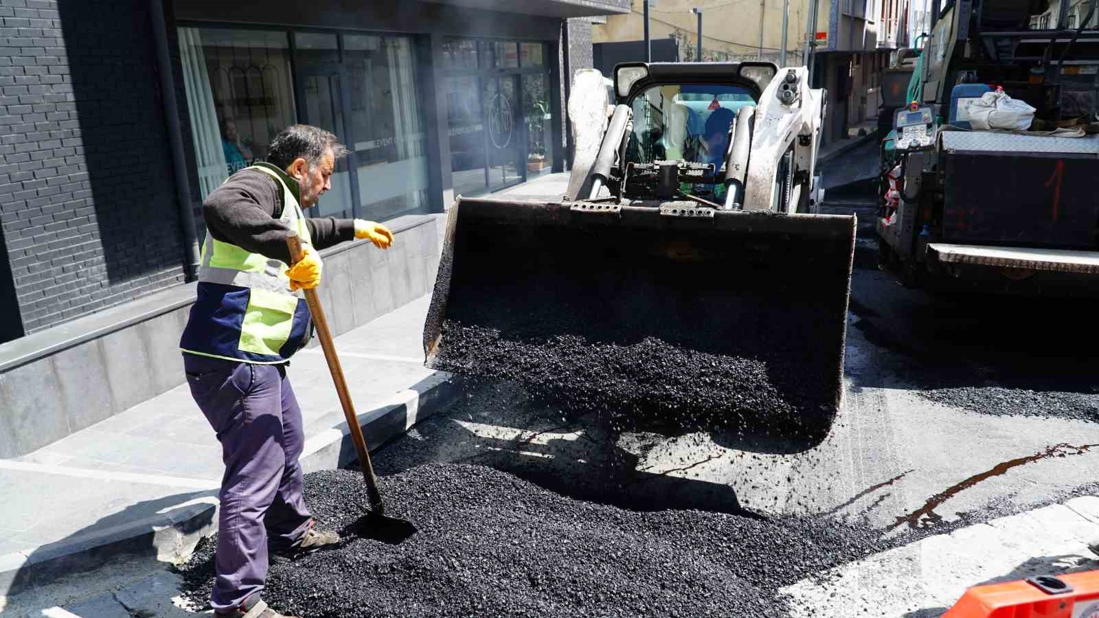 KAĞITHANE BELEDİYESİ FEN İŞLERİ ÇALIŞMALARI KAPSAMINDA; KÂĞITHANE’DEKİ SOKAKLAR TEK TEK
