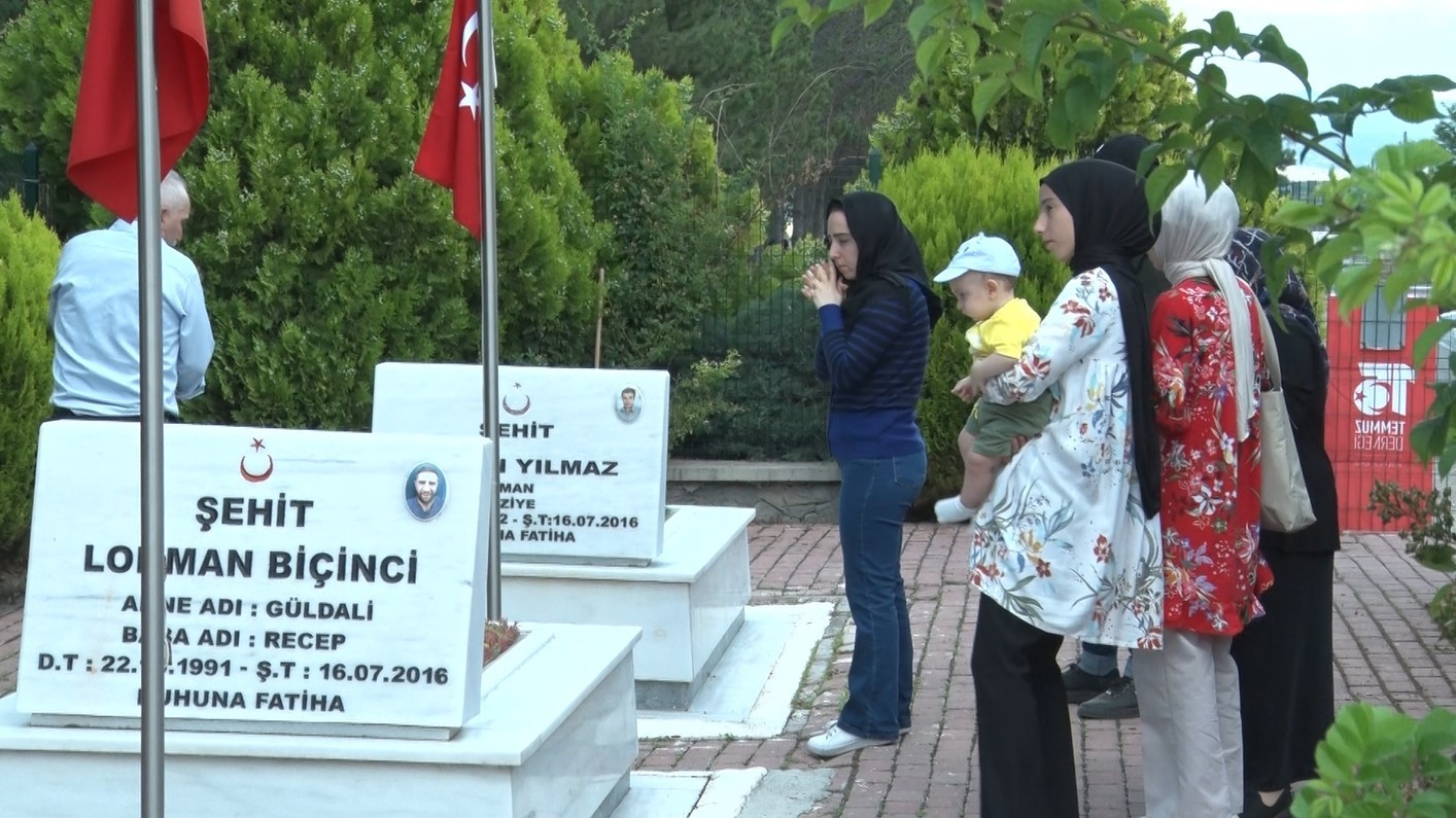 KURBAN BAYRAMI ARİFESİNDE ŞEHİTLERİ UNUTMAYAN KAHRAMANKAZANLI ŞEHİT YAKINLARI VE GAZİLER,