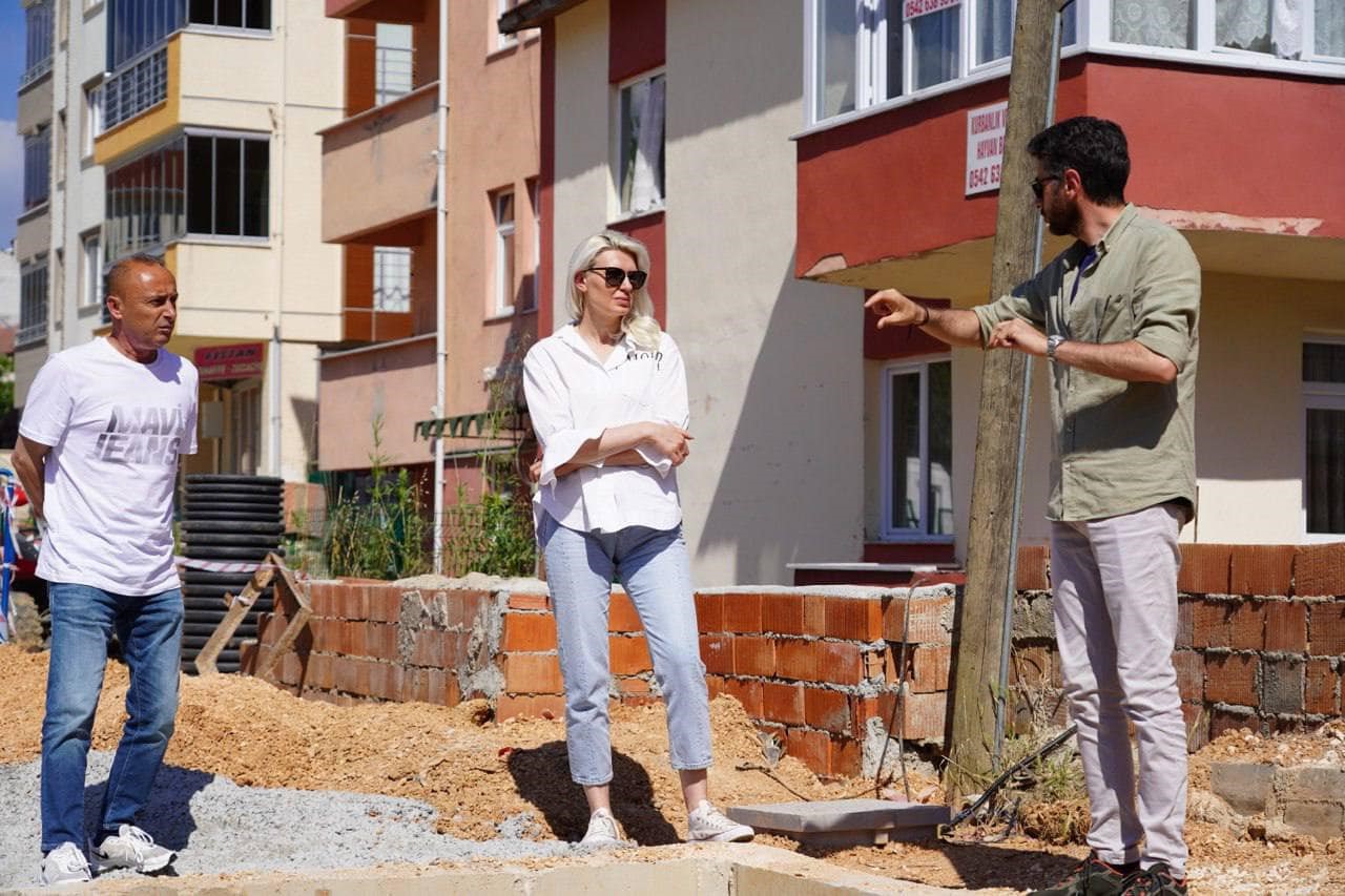 KALDIRIM ÇALIŞMALARINI YERİNDE İNCELEDİ