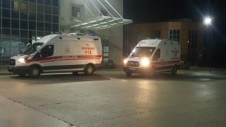 TOKAT'TA KAMYONET VE OTOMOBİLİN ÇARPIŞMASI SONUCUNDA 1'İ ÇOCUK 4 KİŞİ