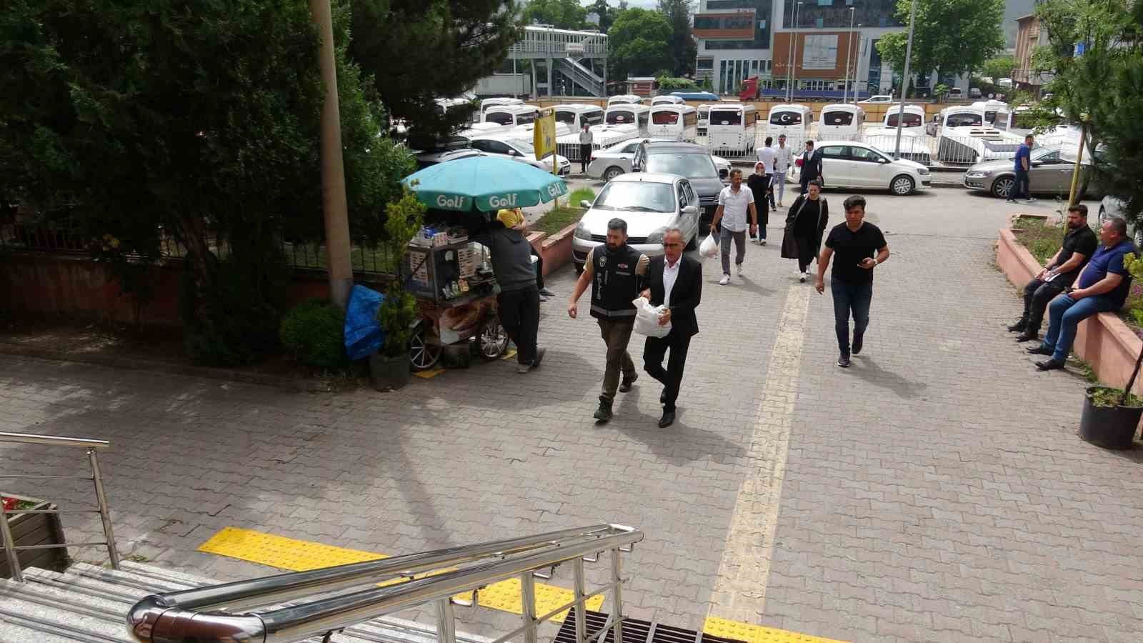 KARABÜK’TE "PARAVAN" KOD ADLI OPERASYONLA GÖZALTINA ALINAN 2 ŞÜPHELİ BU