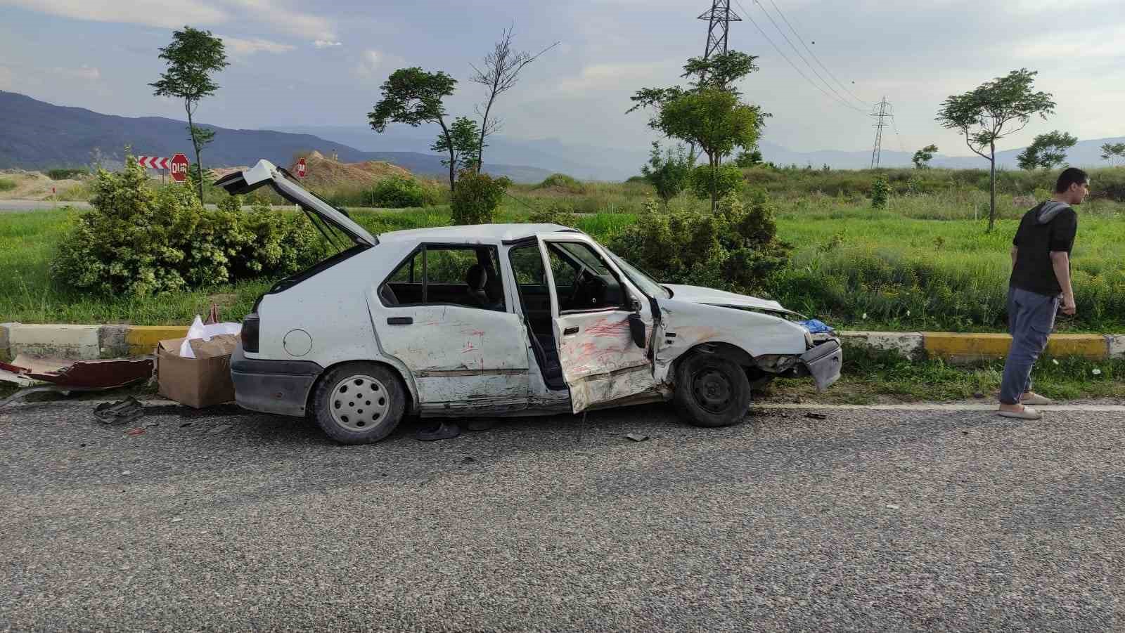 KARABÜK'ÜN SAFRANBOLU İLÇESİNDE MEYDANA GELEN TRAFİK KAZASINDA BİRİ BEBEK 3