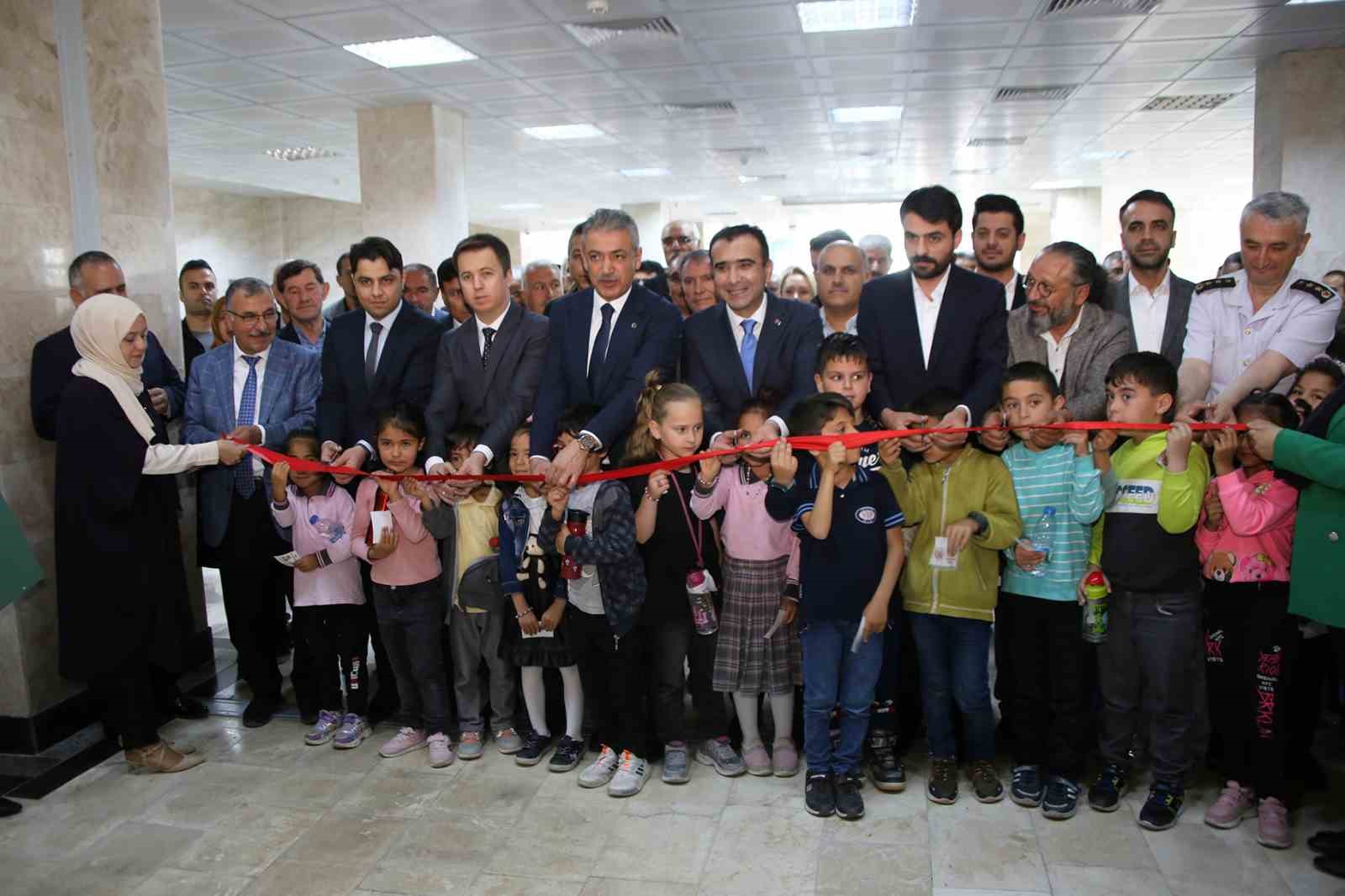 KARAMAN BELEDİYESİ TARAFINDAN BU YIL 3.'SÜ DÜZENLENEN ‘KİTAP GÜNLERİ’ YAPILAN