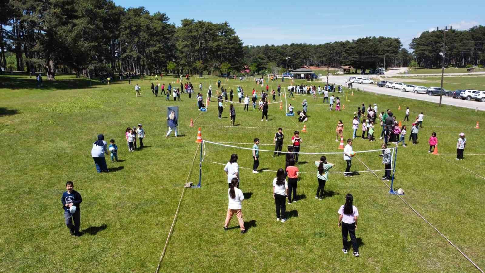 BURSA’NIN KELES İLÇESİNDE, KARNELERİNİ ALAN ÖĞRENCİLER, MARMARA'NIN EN BÜYÜK YAYLASI
