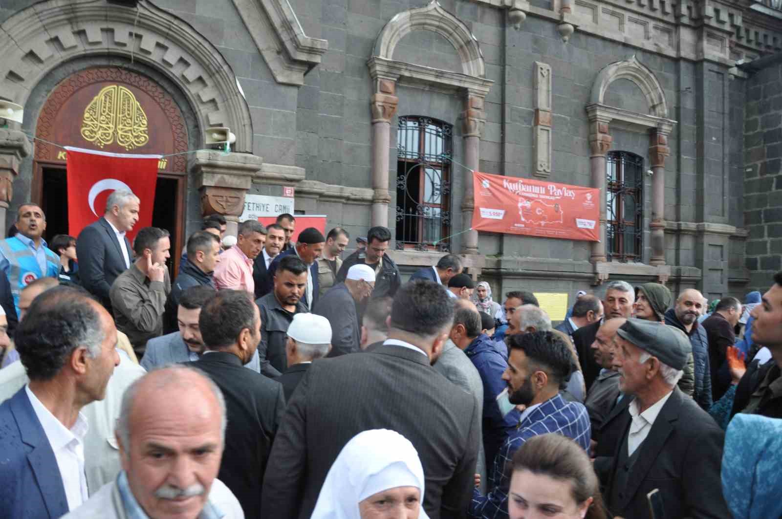 KARS’TA HACI ADAYLARI, HAC FARİZASINI YERİNE GETİRMEK İÇİN KUTSAL TOPRAKLARA