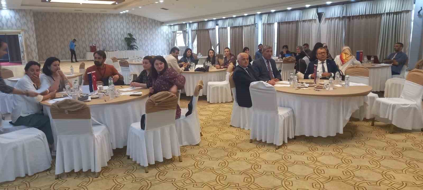 KARS’TA, "KADINLARIN KOOPERATİFLER YOLUYLA GÜÇLENMESİ” PROJESİ DEĞERLENDİRME TOPLANTISI DÜZENLENDİ(KARS-İHA)