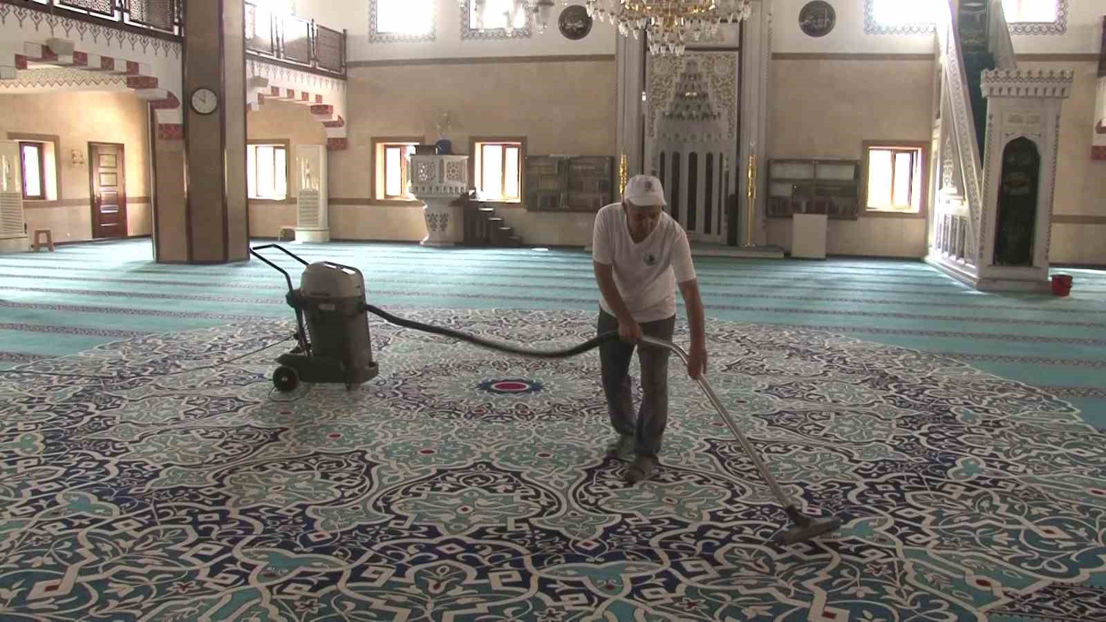 KARTAL BELEDİYESİ, KURBAN BAYRAMI ÖNCESİ İLÇE SINIRLARI İÇİNDE BULUNAN CAMİİ