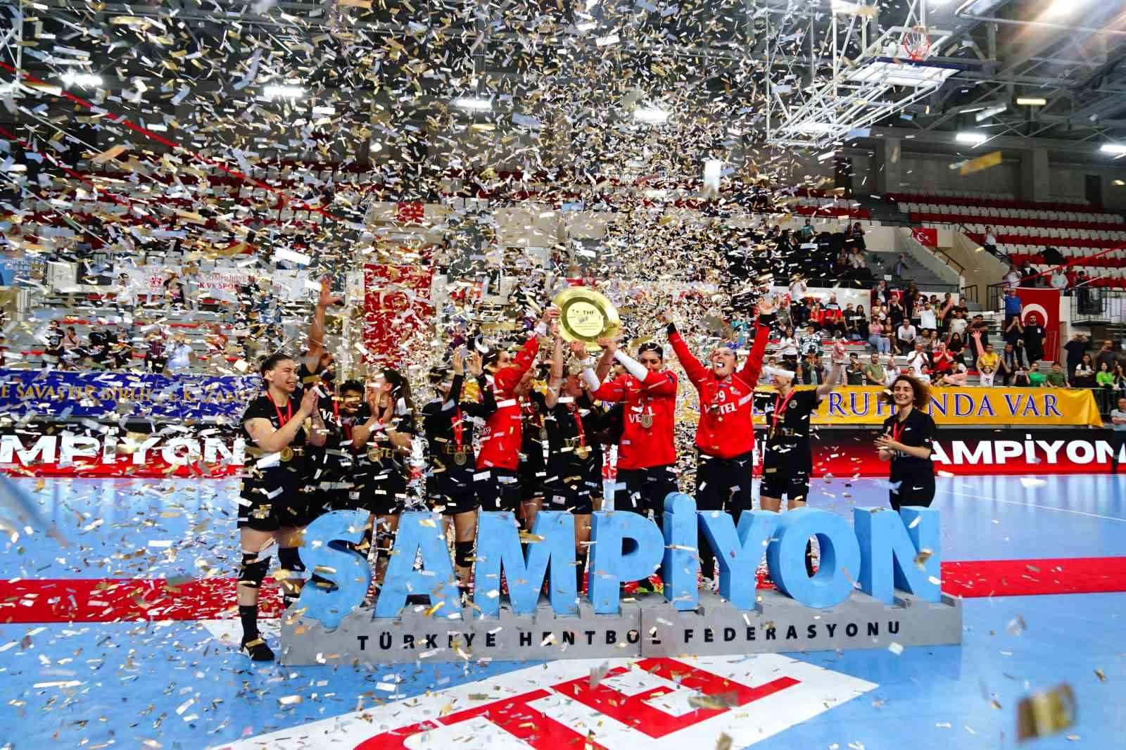 HENTBOL KADINLAR SÜPER LİG PLAY-OFF FİNAL SERİSİ BEŞİNCİ MAÇINDA KASTAMONU