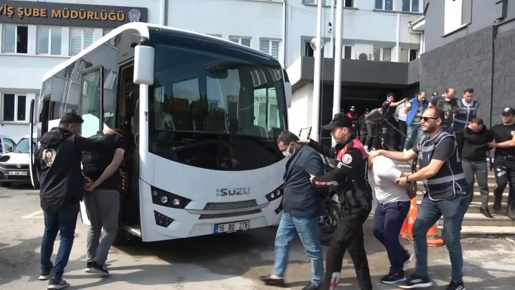 BURSA POLİSİNİN 3 İLDE EŞ ZAMANLI YAPTIĞI FUHUŞ OPERASYONUNDA, GENÇ