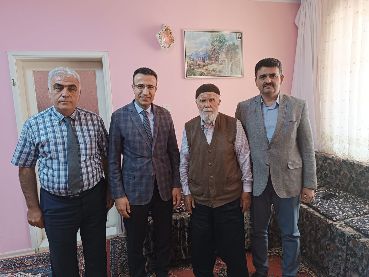 OSMANCIK KAYMAKAMI AYHAN AKPAY, HOCALARIN HOCASI OLARAK ANILAN 85 YAŞINDAKİ