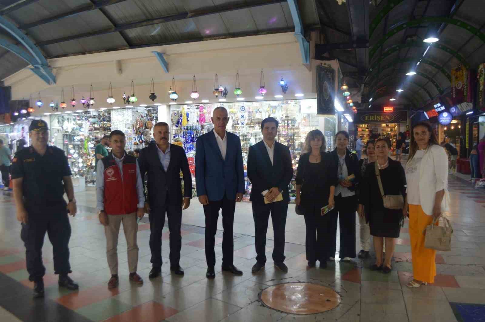 KAYMAKAM AKSOY KAPALI ÇARŞI ESNAFINI TÜTÜNE KARŞI UYARDI